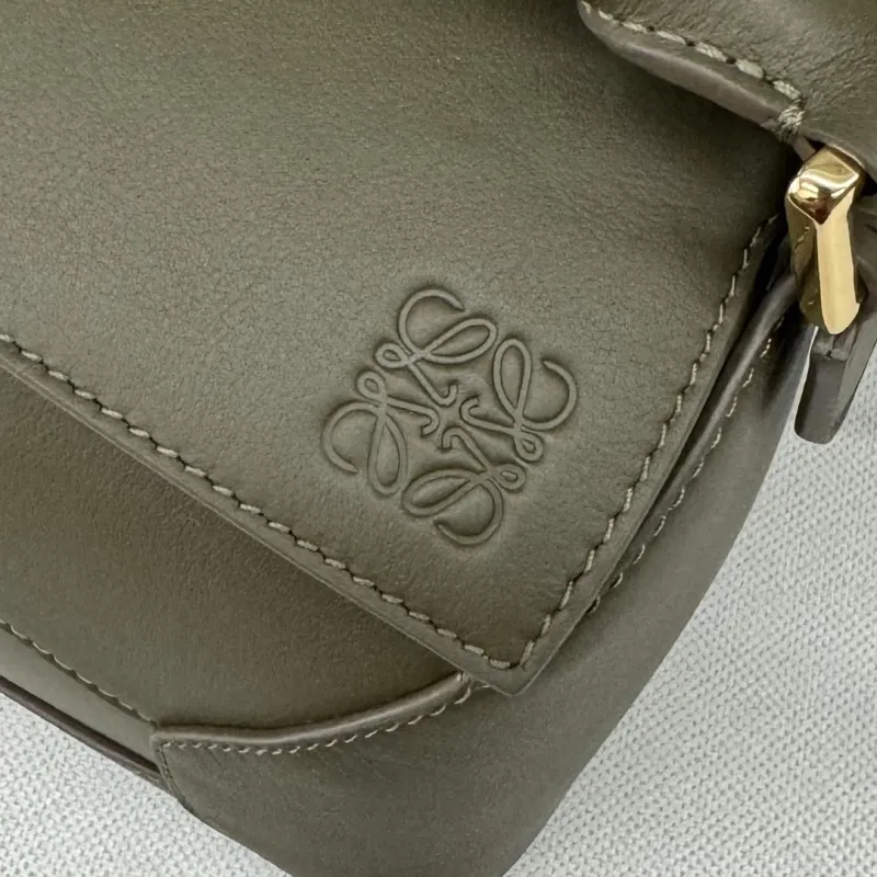 Loewe Olive Green Leather Crossbody Handbag 446 - Image 6