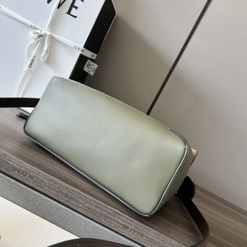 LOEWE Beige Olive Leather Handbag - Image 4