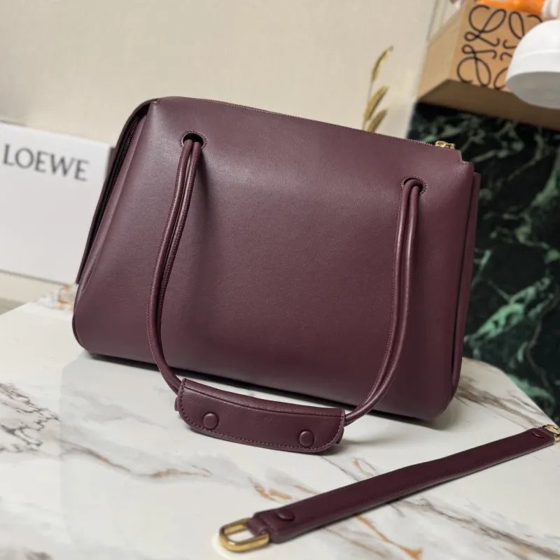 LOEWE 459 Burgundy Leather Shoulder Handbag - Image 3