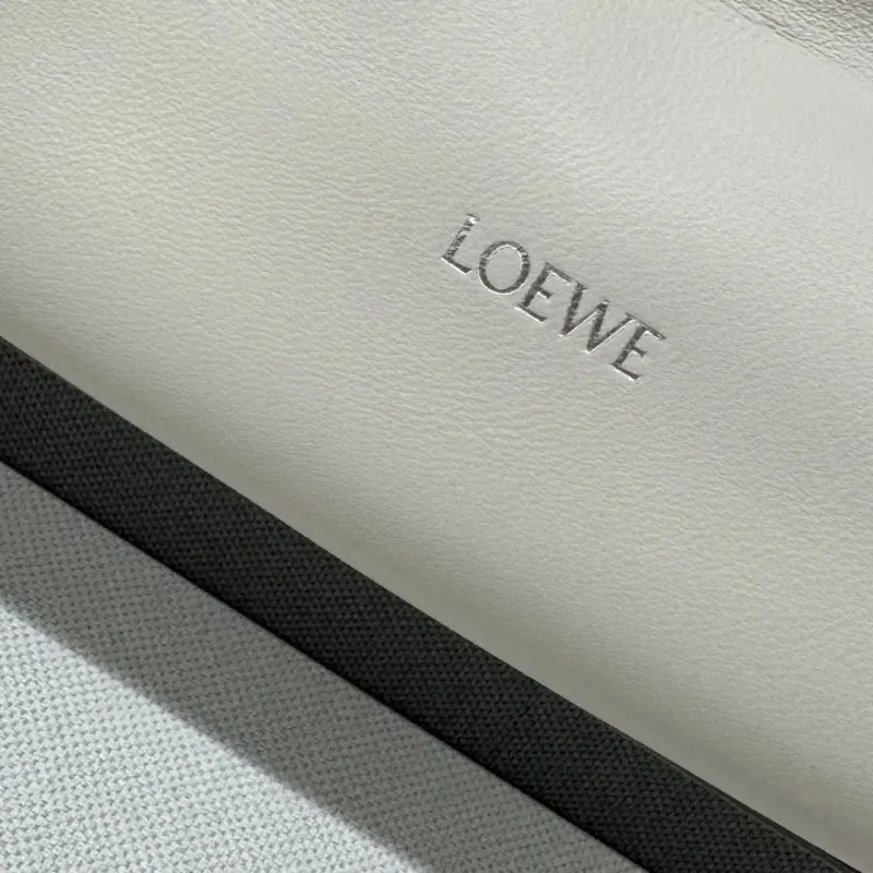 LOEWE Cream Chain Bucket Bag 479 - Image 6