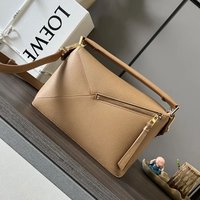 LOEWE Tan Leather Crossbody Handbag 484 - Image 3