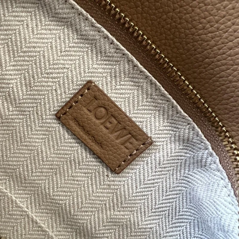 LOEWE Tan Leather Crossbody Handbag 484 - Image 9