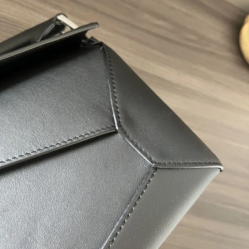 Loewe Black Leather Crossbody Bag 488 - Image 6