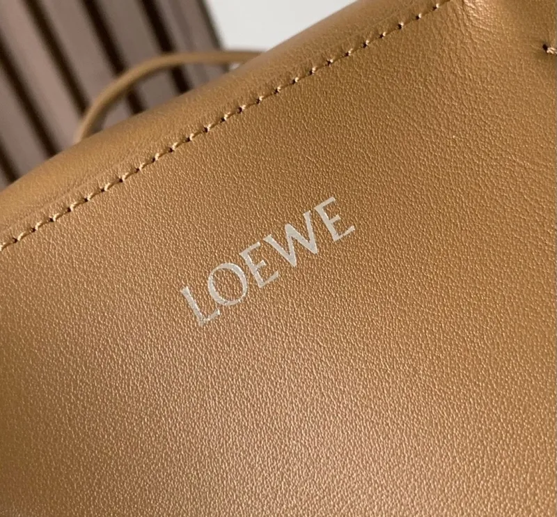 Loewe Tan Leather Handbag 504 - Image 6