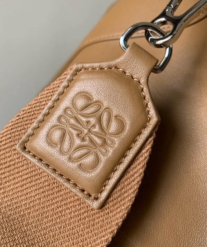 Loewe Tan Leather Handbag 504 - Image 7