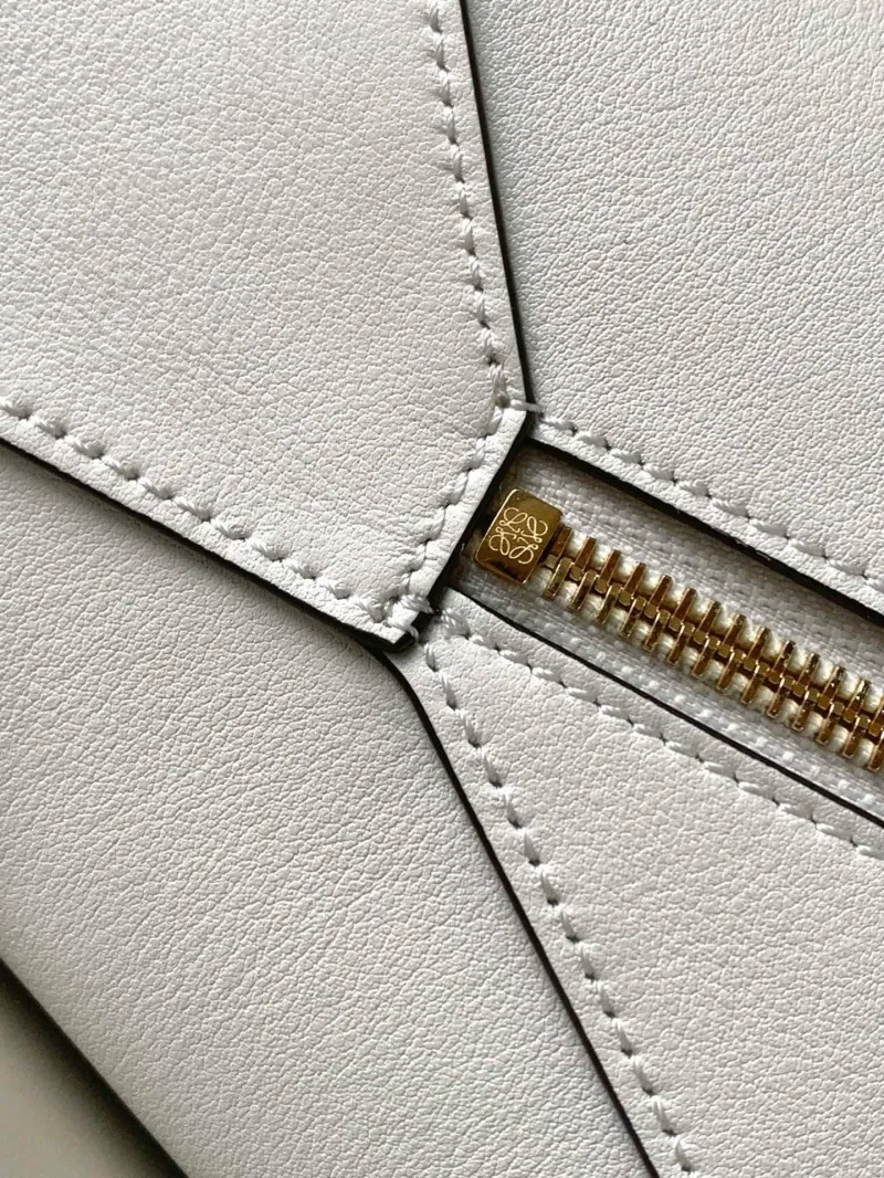 Loewe White Shoulder Bag 505 - Image 6