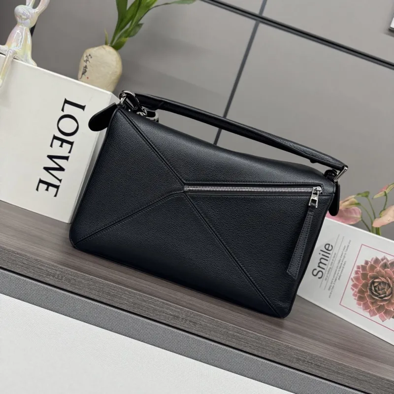LOEWE Black Leather Crossbody Bag 518 - Image 3
