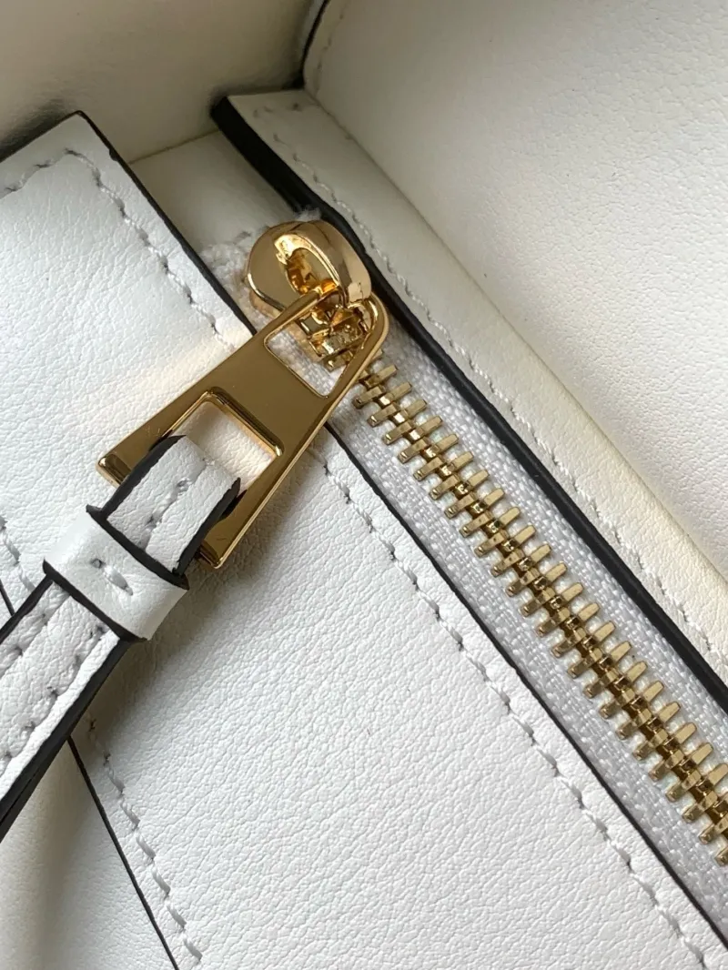 Loewe White Leather Shoulder Bag 526 - Image 7