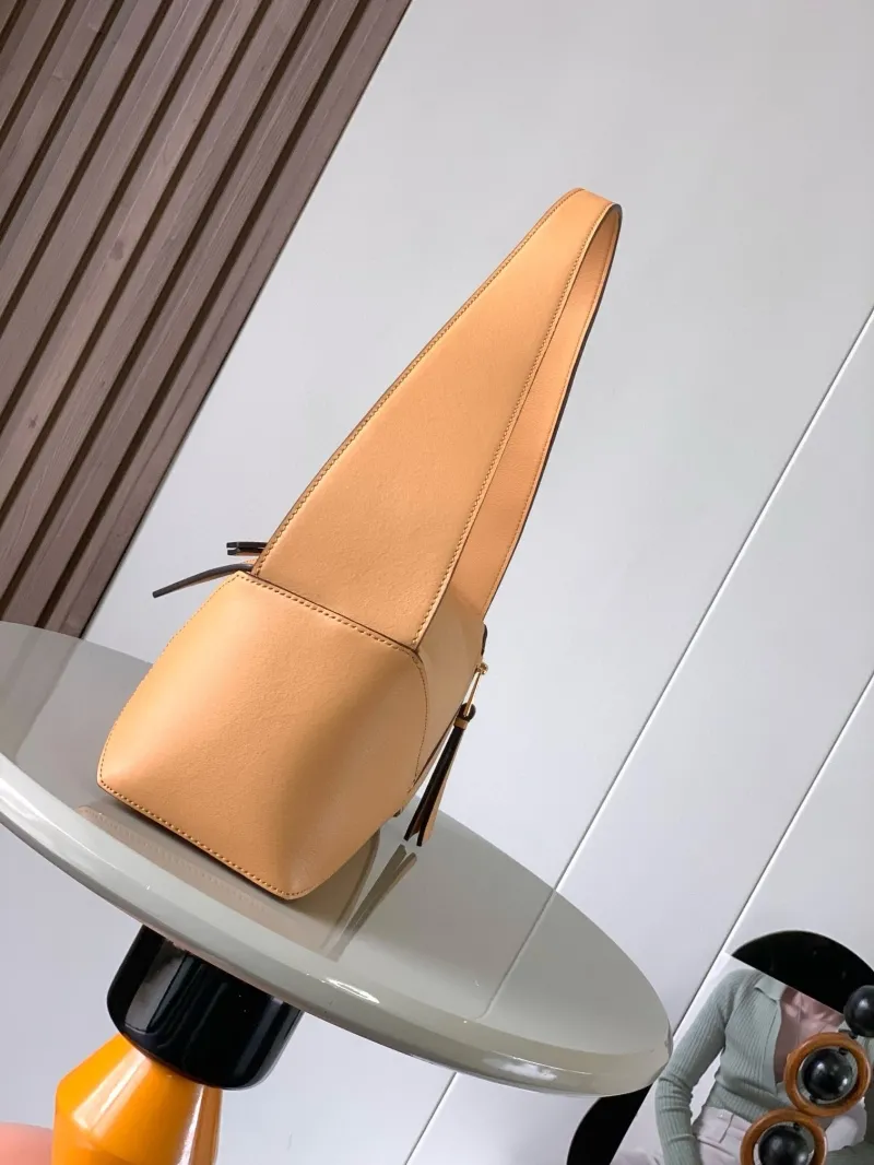 Loewe Tan Shoulder Bag 527 - Image 3