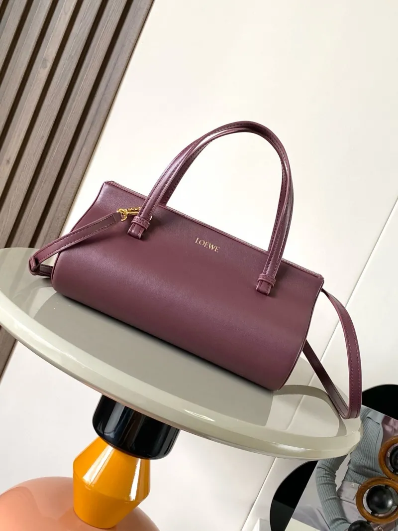 LOEWE Burgundy Leather Handbag 528