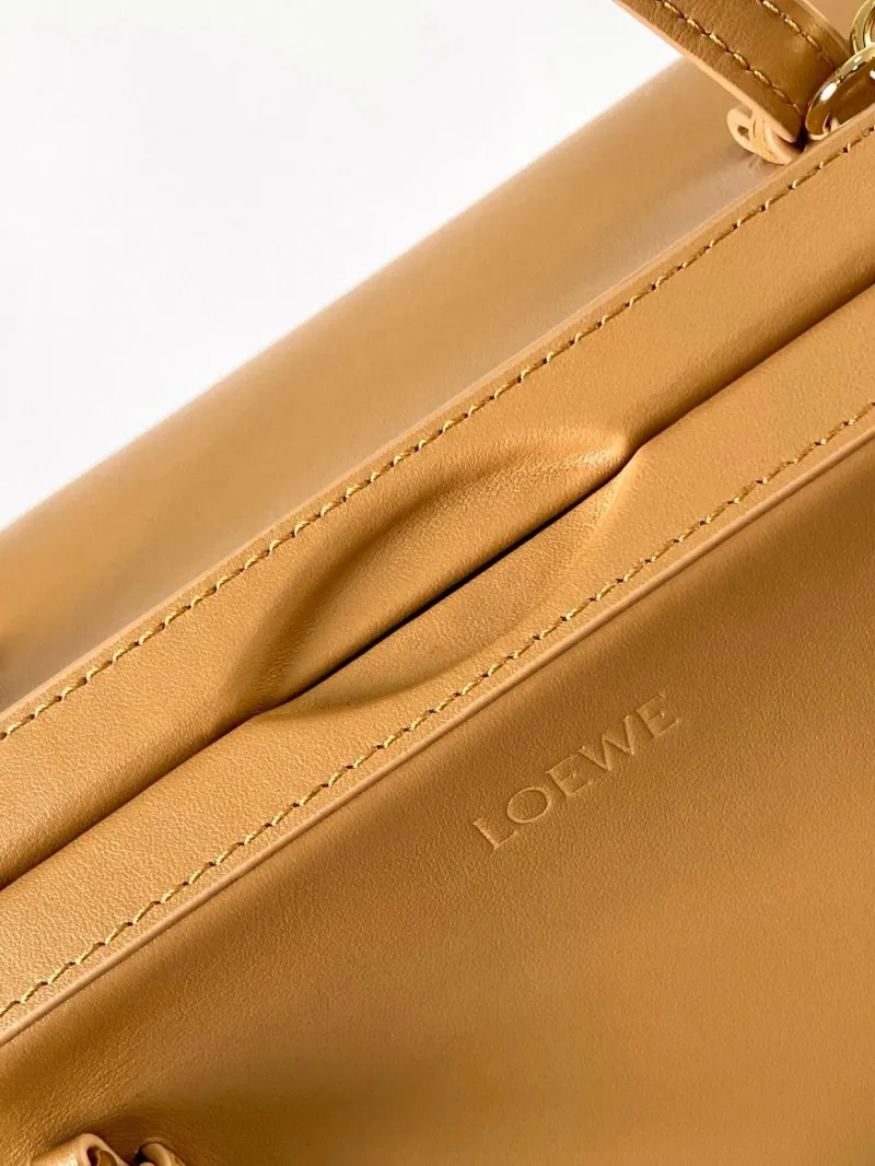 Loewe Tan Leather Shoulder Handbag 529 - Image 7