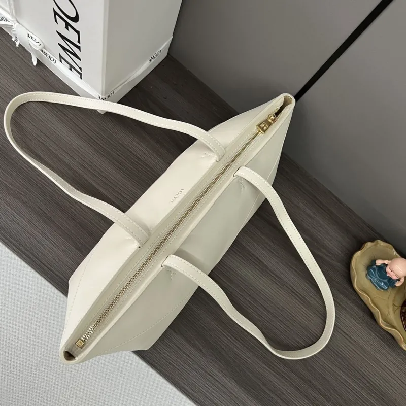 Loewe White Shoulder Bag 532 - Image 6