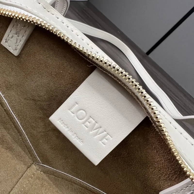 Loewe White Shoulder Bag 532 - Image 9