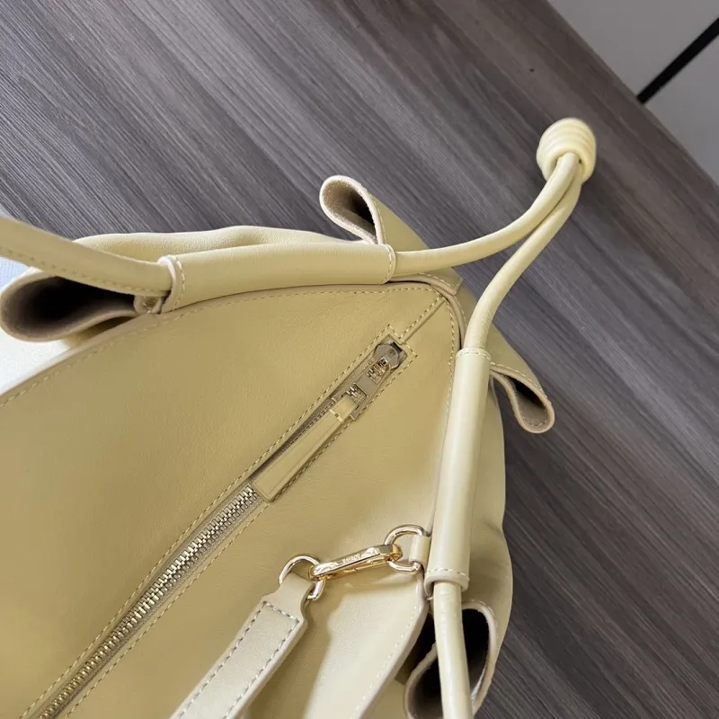 LOEWE Pale Yellow Shoulder Bag 533 - Image 8
