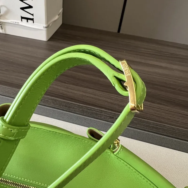 LOEWE Green Leather Chain Handle Bag - Image 8