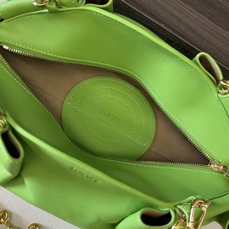 LOEWE Green Leather Chain Handle Bag - Image 9