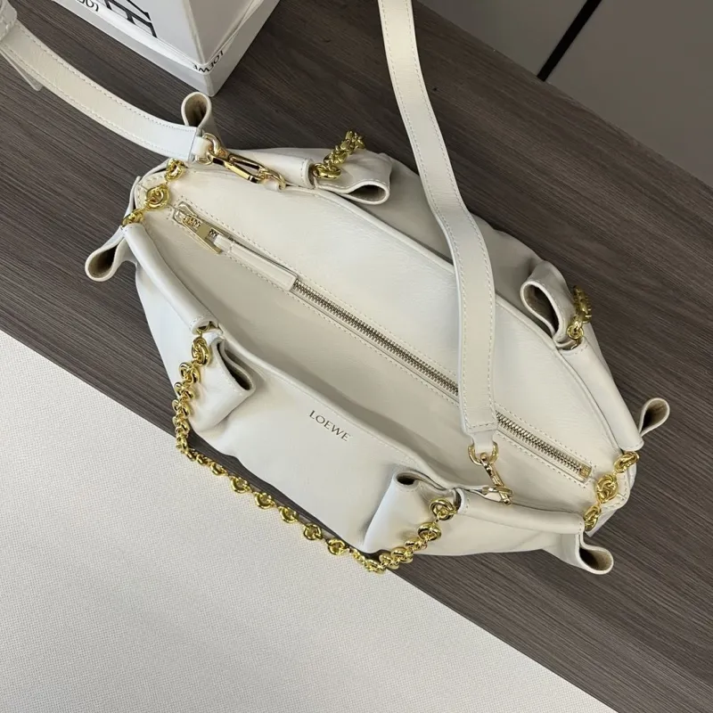 Loewe White Chain Shoulder Handbag - Image 5
