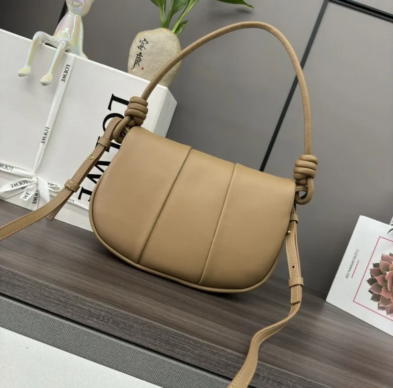 LOEWE Tan Crossbody Shoulder Bag 557 - Image 3