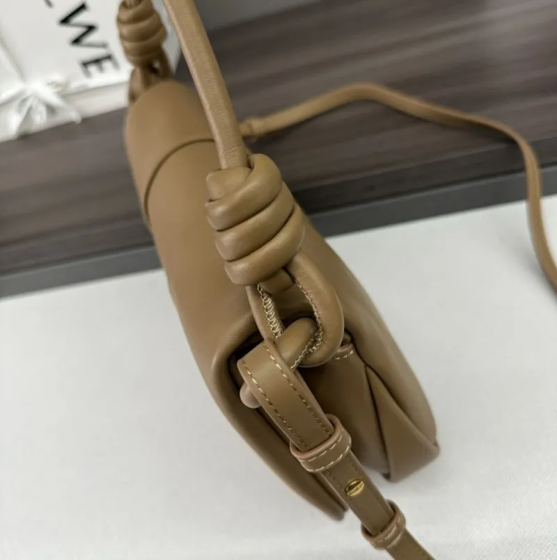 LOEWE Tan Crossbody Shoulder Bag 557 - Image 5
