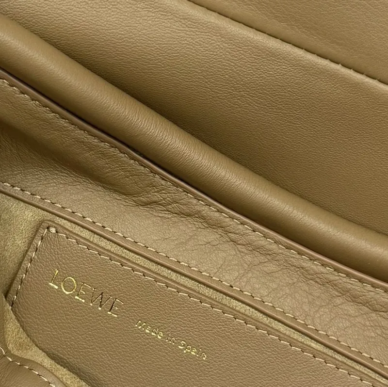 LOEWE Tan Crossbody Shoulder Bag 557 - Image 9