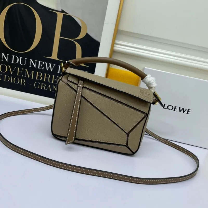 LOEWE Mini 18cm Puzzle Crossbody Bag - Image 3