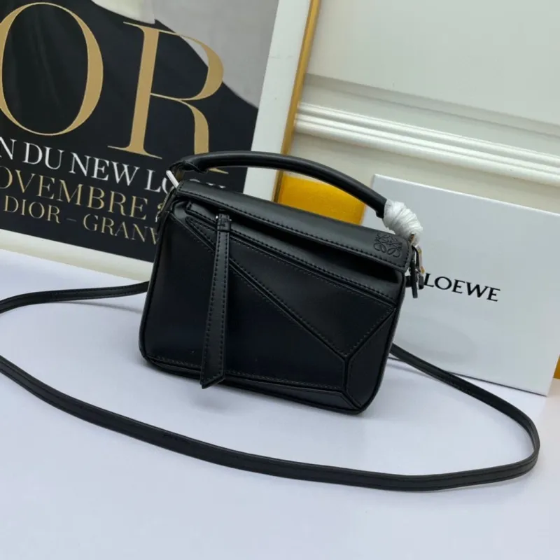 LOEWE Mini 18cm Puzzle Crossbody Bag - Image 9