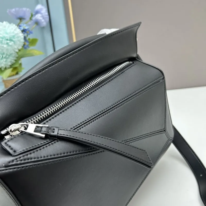 Loewe Small Black 24cm Crossbody Handbag - Image 7