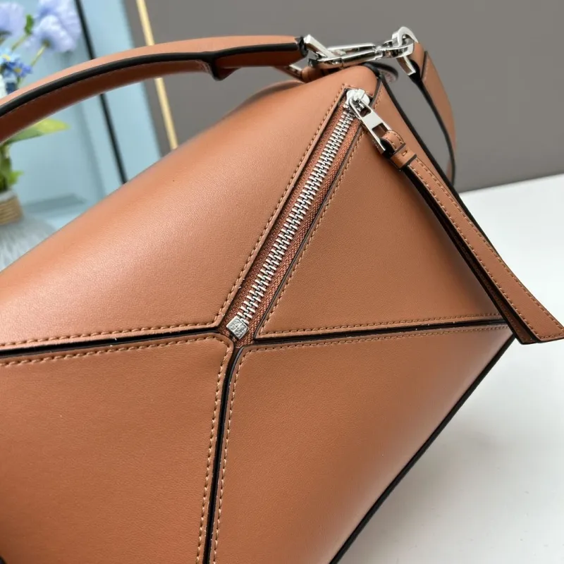 Loewe Small 24cm Brown Leather Crossbody Bag - Image 4