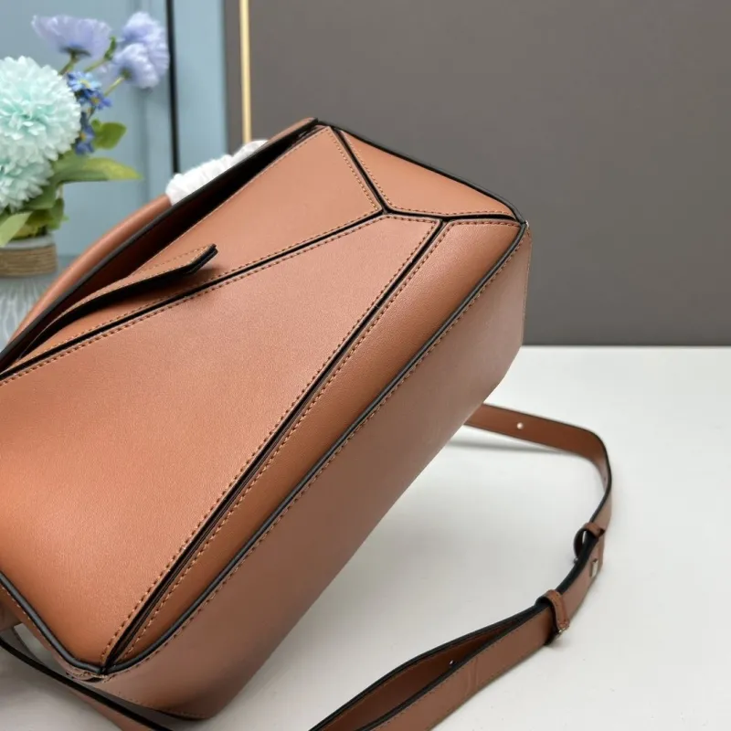 Loewe Small 24cm Brown Leather Crossbody Bag - Image 5