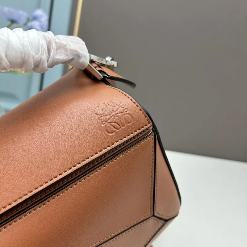 Loewe Small 24cm Brown Leather Crossbody Bag - Image 6