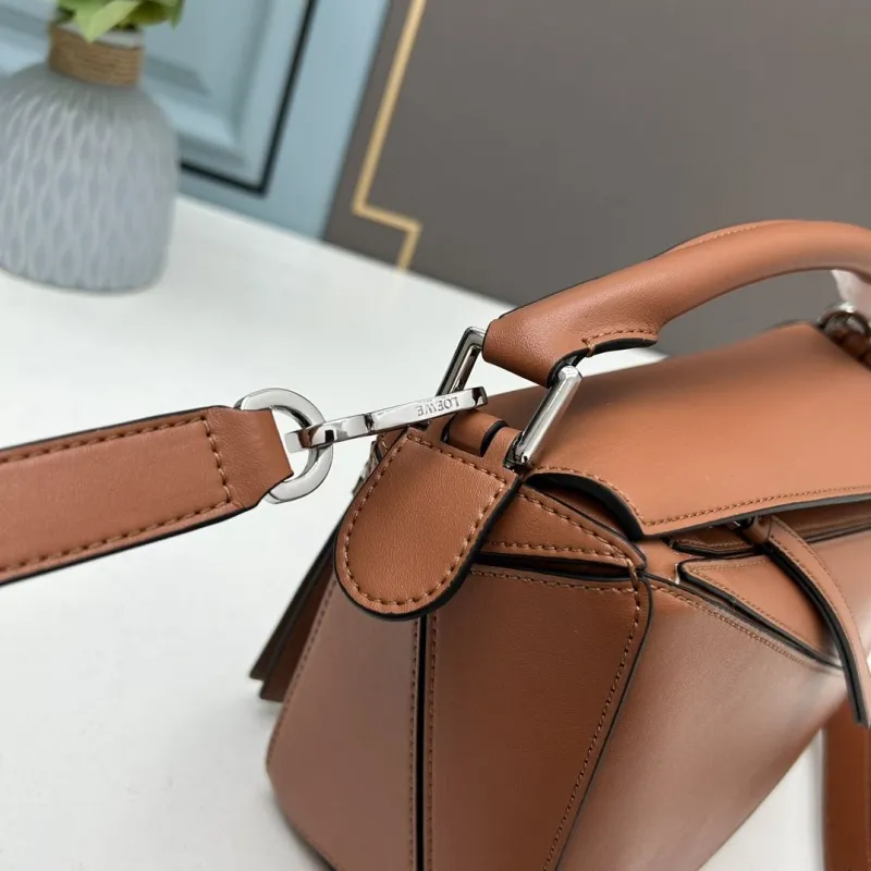 Loewe Small 24cm Brown Leather Crossbody Bag - Image 7