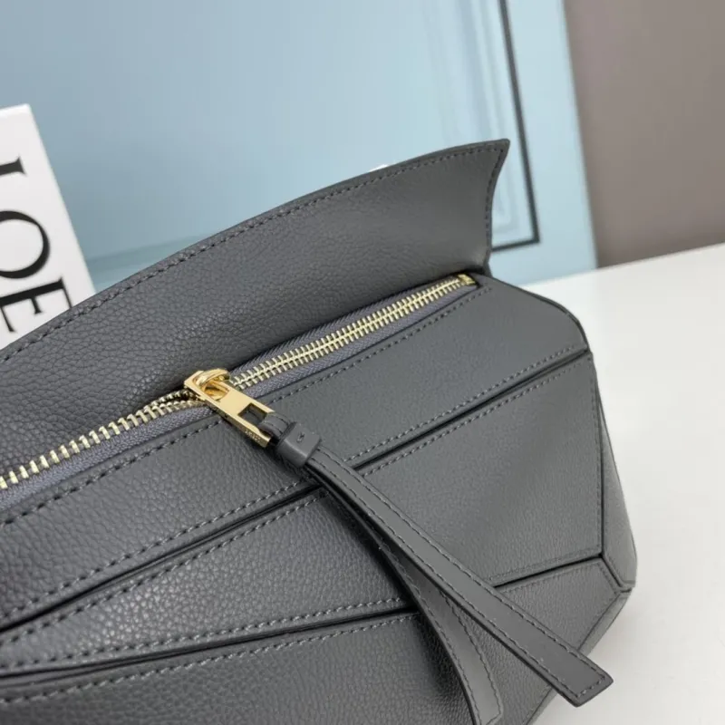 LOEWE Small Dark Gray Leather Handbag 24cm - Image 7