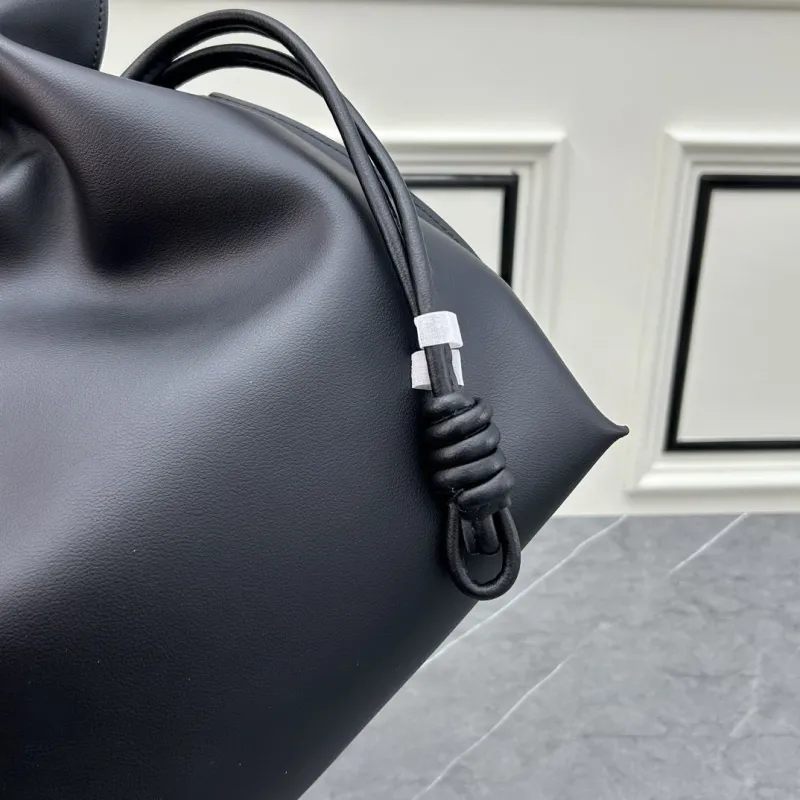 LOEWE Black Leather Tote Bag S061 - Image 6