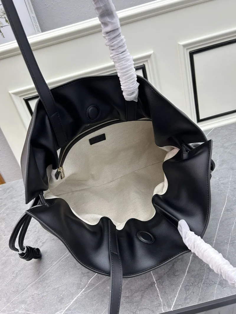 LOEWE Black Leather Tote Bag S061 - Image 7