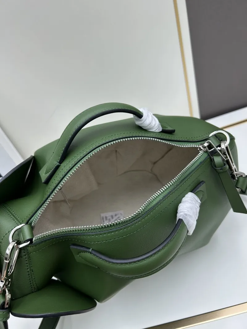 LOEWE Green Elephant Shoulder Handbag 11030 - Image 7