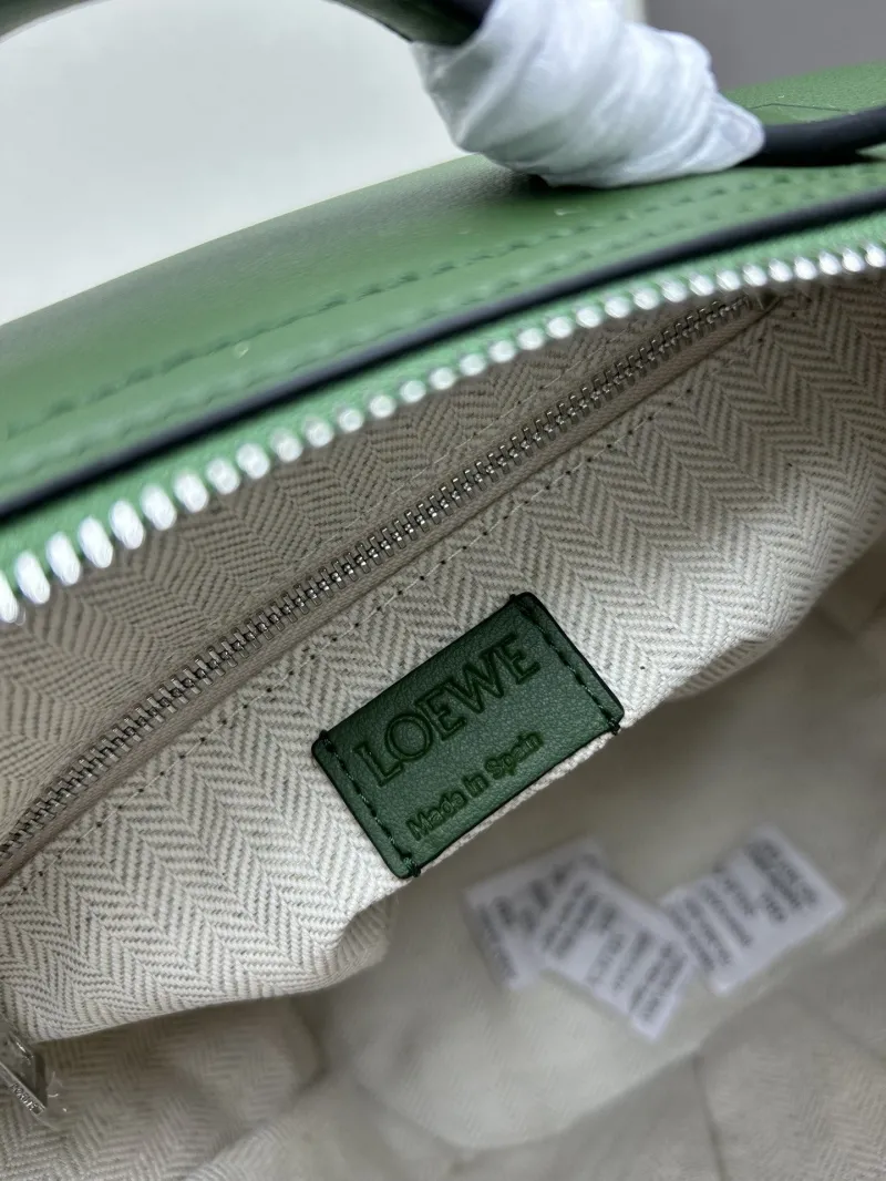 LOEWE Green Elephant Shoulder Handbag 11030 - Image 8