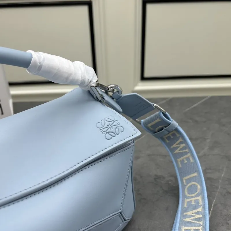 LOEWE S21 Light Blue Puzzle Handbag 24cm - Image 4