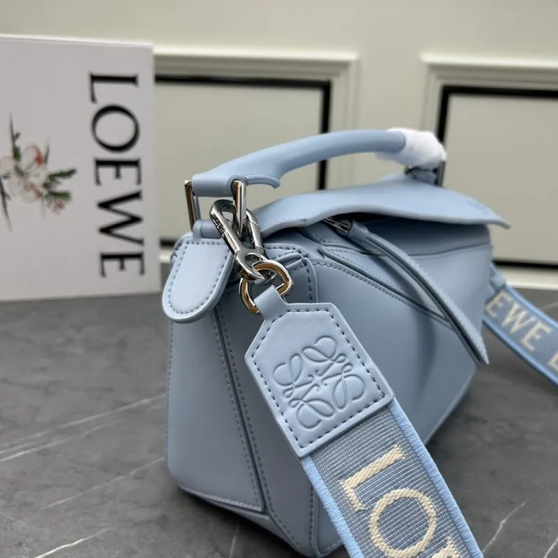 LOEWE S21 Light Blue Puzzle Handbag 24cm - Image 6