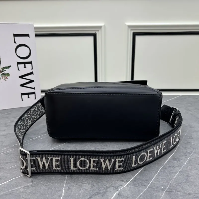 LOEWE Black Leather Handbag S21 24cm - Image 5