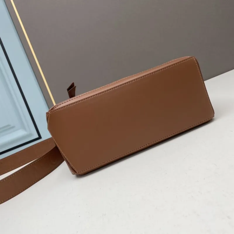 Loewe Small Brown Leather Puzzle Shoulder Bag - Image 7