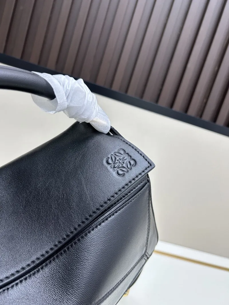 LOEWE Black Leather Shoulder Handbag 250505 - Image 4