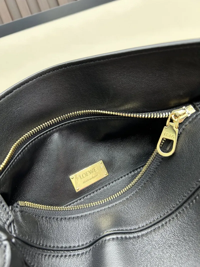 LOEWE Black Leather Shoulder Handbag 250505 - Image 8