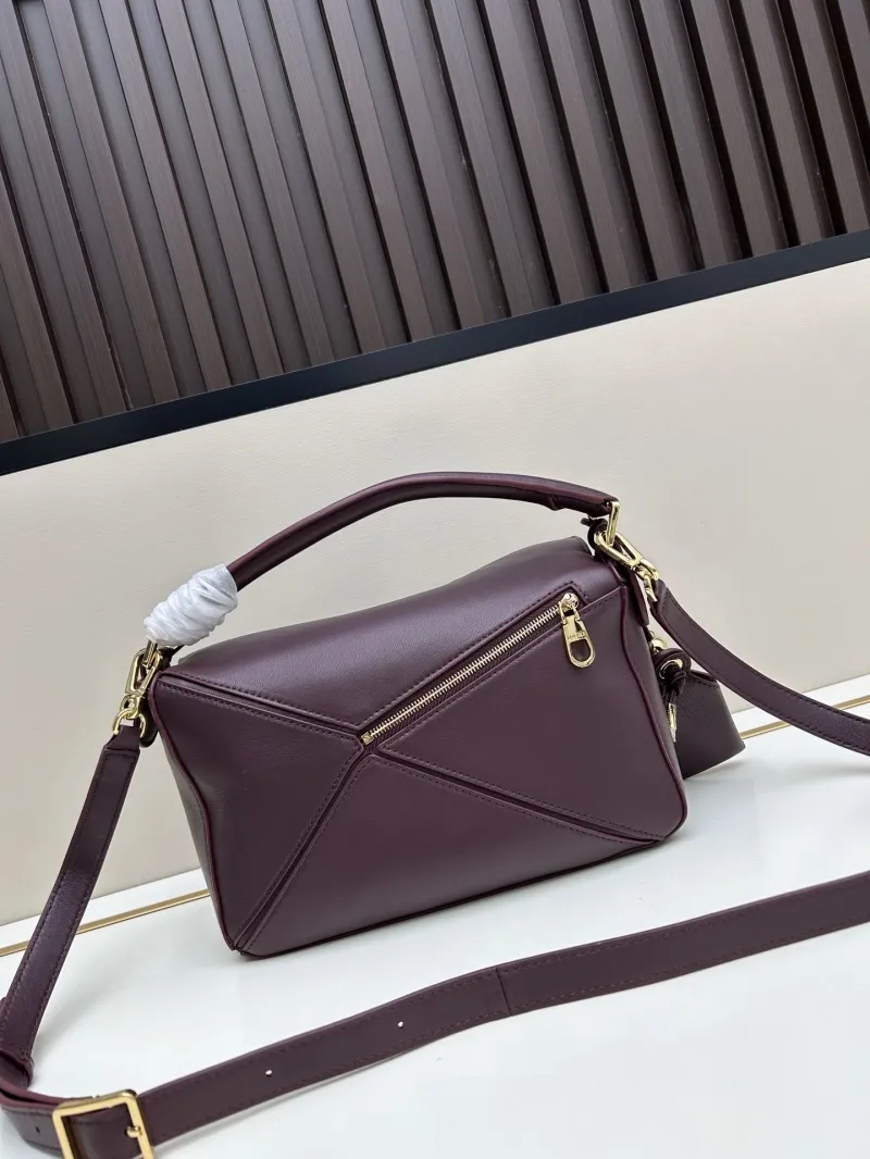 Loewe Burgundy Puzzle Shoulder Handbag - Image 3