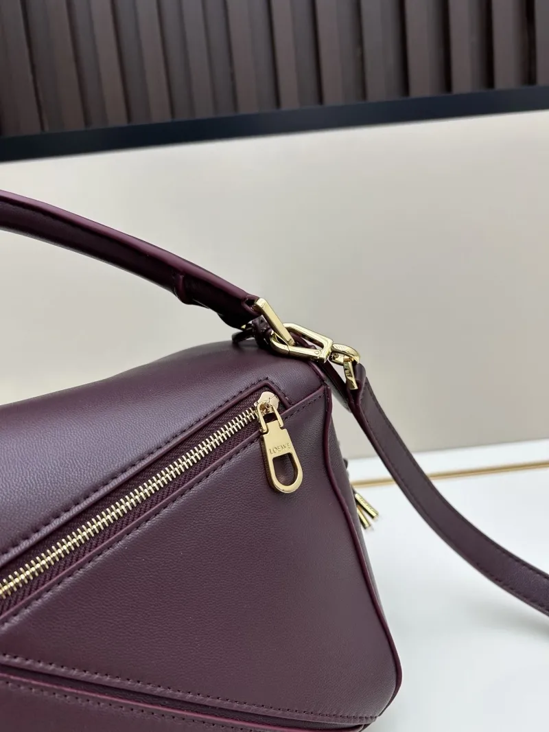 Loewe Burgundy Puzzle Shoulder Handbag - Image 4