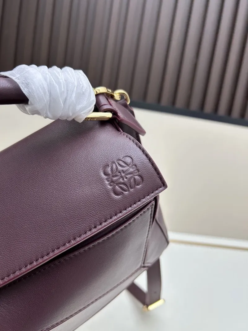 Loewe Burgundy Puzzle Shoulder Handbag - Image 5