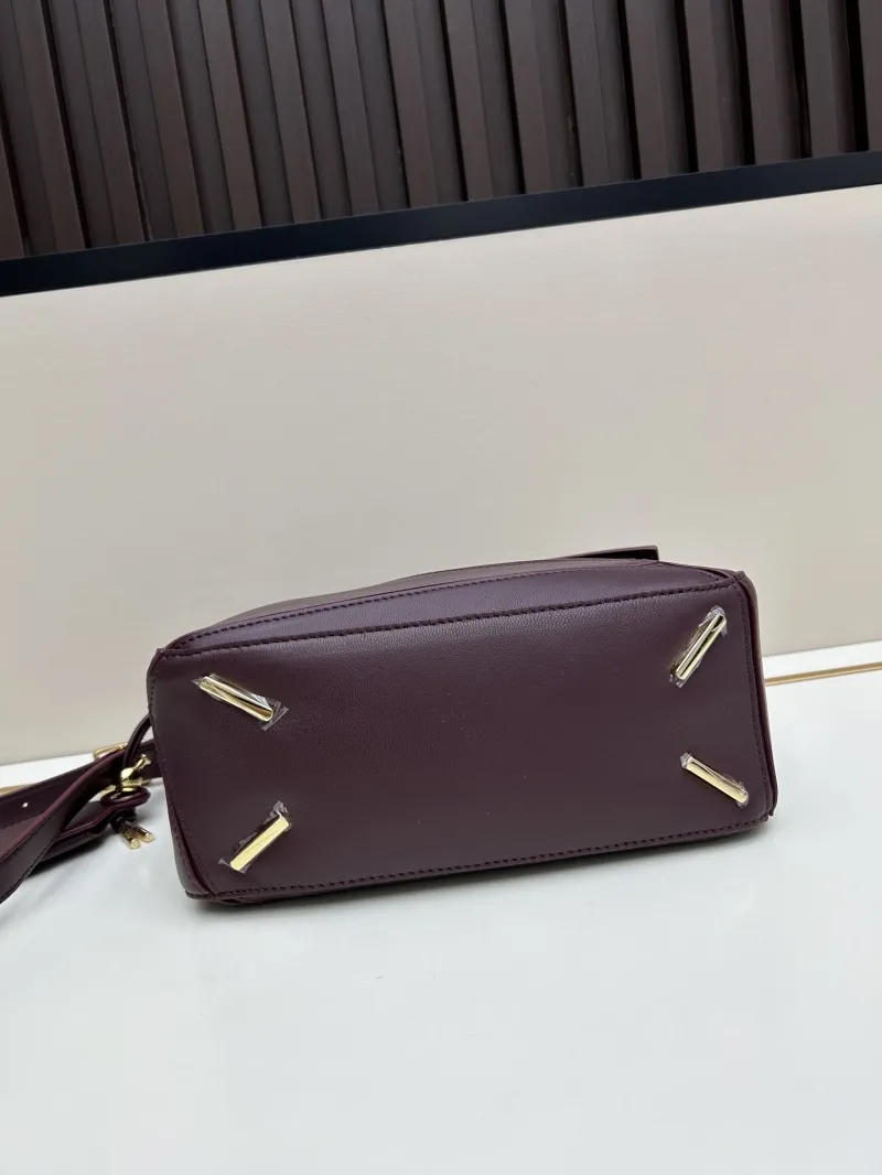 Loewe Burgundy Puzzle Shoulder Handbag - Image 6