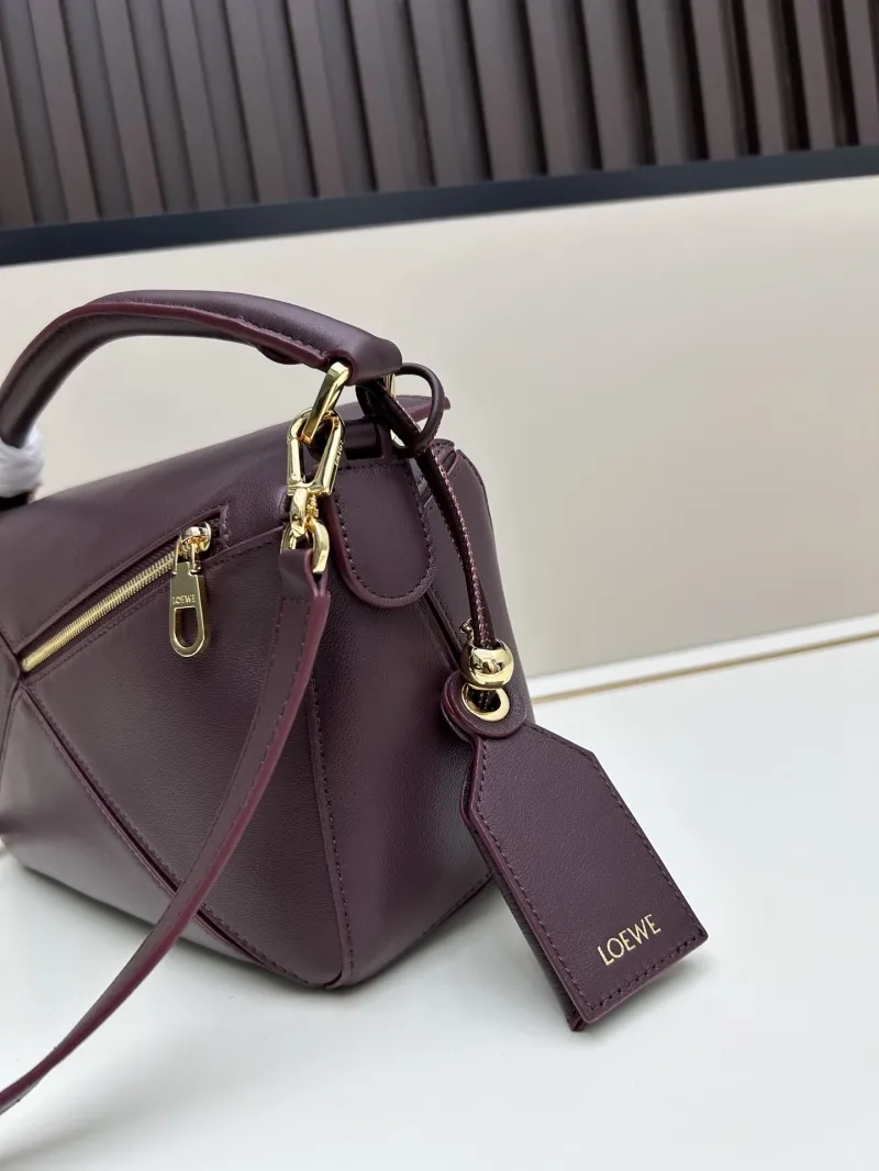 Loewe Burgundy Puzzle Shoulder Handbag - Image 7