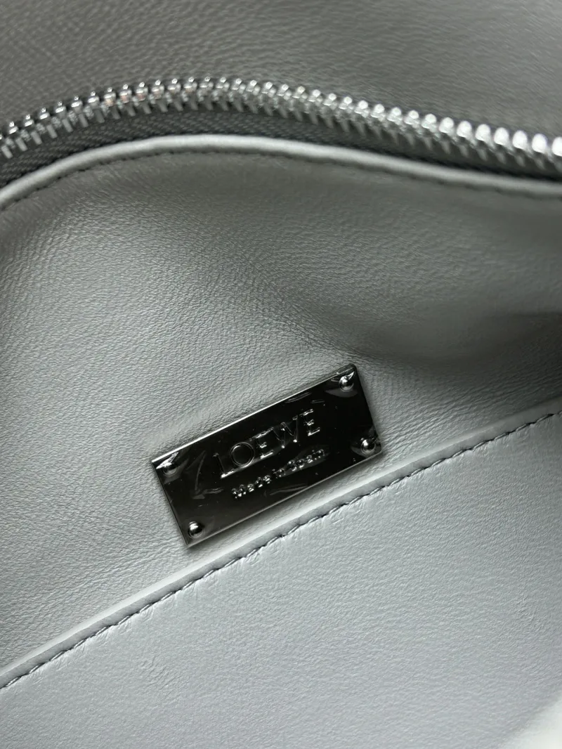 LOEWE Gray Leather Puzzle Crossbody Handbag - Image 8