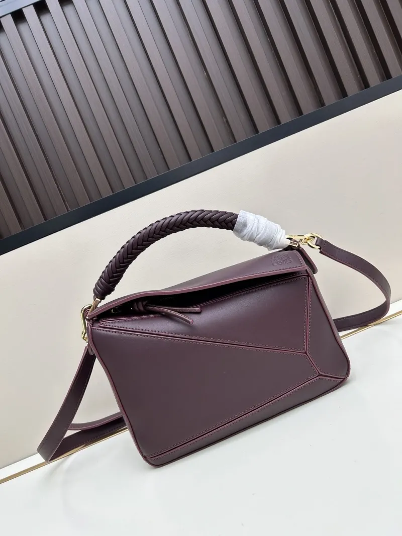 Loewe Dark Brown Leather Handbag 673