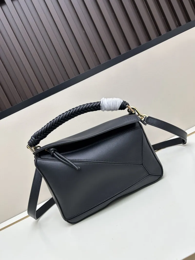 Loewe Black Leather Crossbody Handbag 675